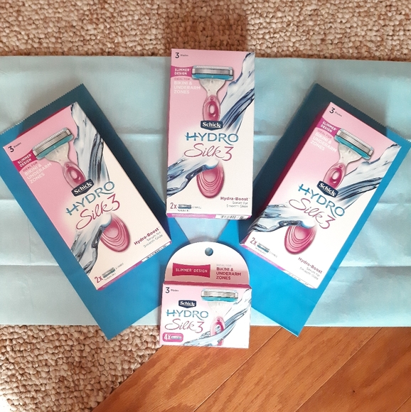 Schick Hydro Silk 3 Razor Bundle - Picture 7 of 16
